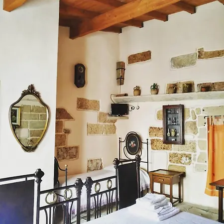 Pergulea Bed & Breakfast 3*